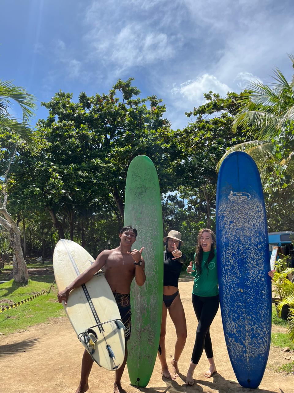Group surf lesson
